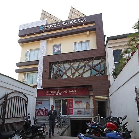 Oyo 8132 Hotel Kukreja Dehradun Zewnętrze zdjęcie