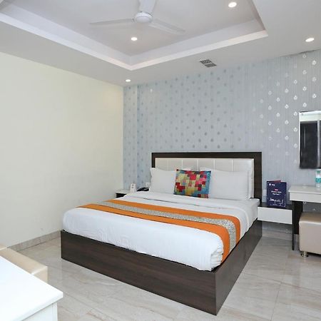 Oyo 8132 Hotel Kukreja Dehradun Zewnętrze zdjęcie