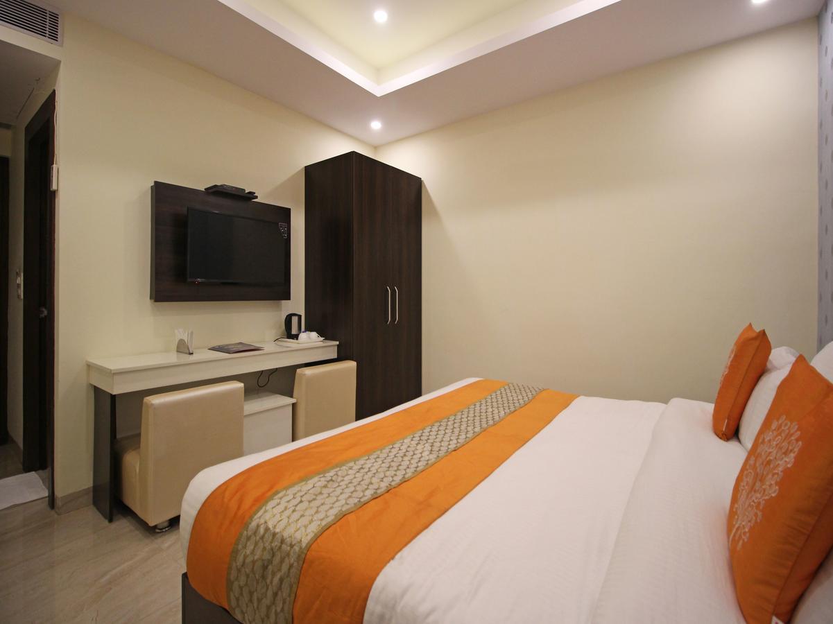 Oyo 8132 Hotel Kukreja Dehradun Zewnętrze zdjęcie