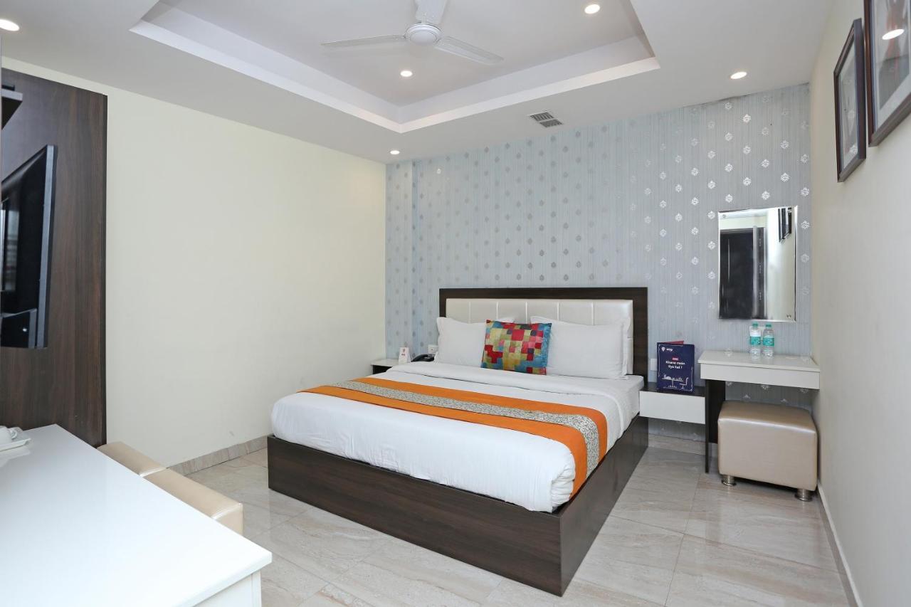 Oyo 8132 Hotel Kukreja Dehradun Zewnętrze zdjęcie